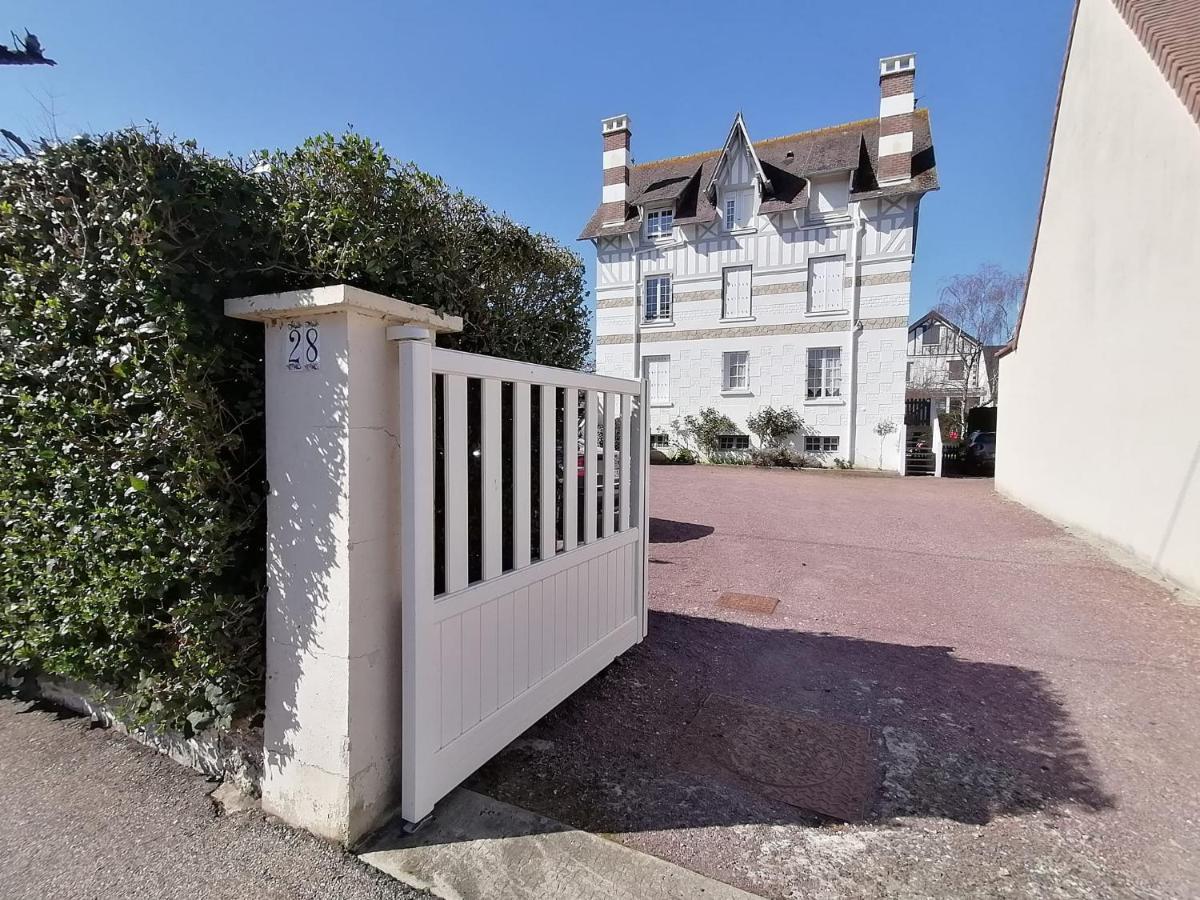 A La "Georgette" Et Son Jardin Avec Parking Apartamento Villers-sur-Mer Exterior foto